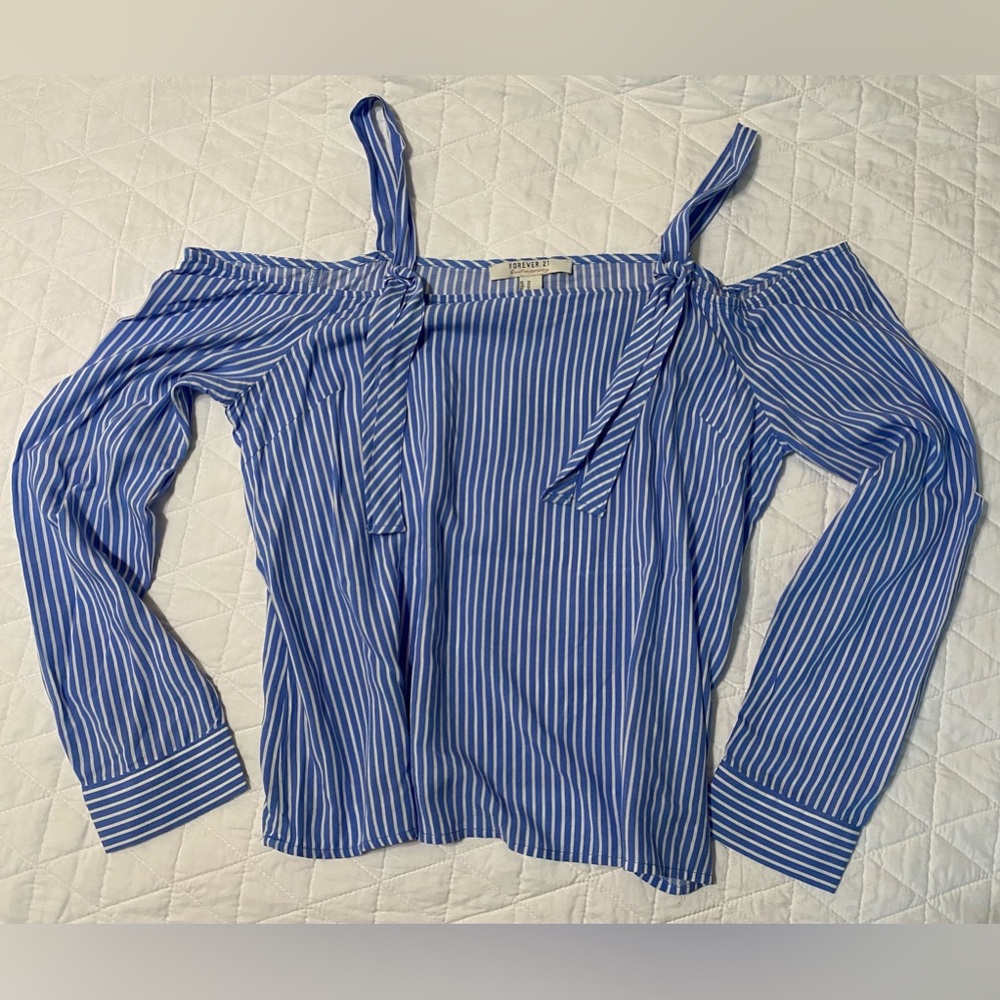 ⭐️Forever 21 blue and white striped top - Picture 2 of 5